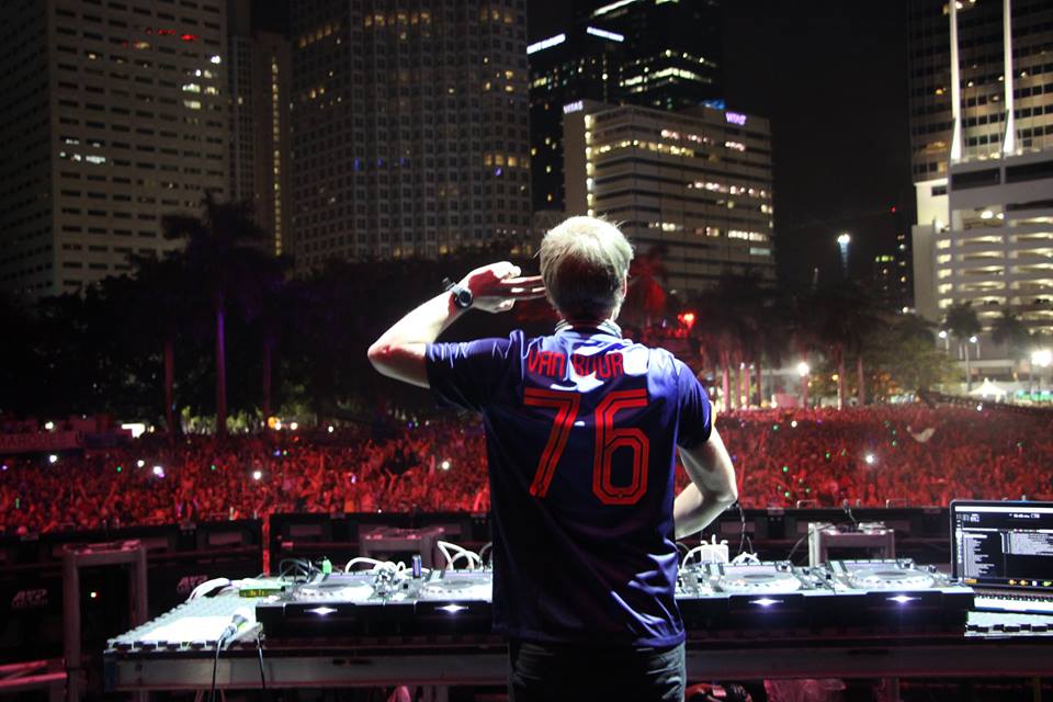 Armin van Buuren Cancels Thursday's Show at United Center in Chicago 2