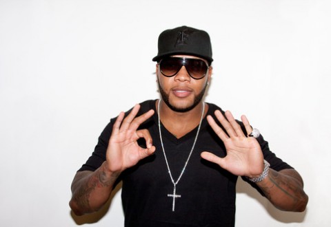 FLO RIDA TRIES TO COPY “#SELFIE” WITH “PHOTOBOMB” AND FAILS! 2